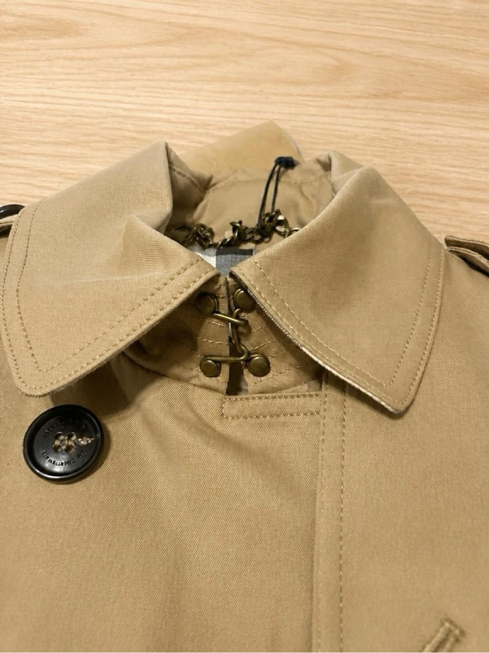 Burberry Classic Double-Breasted Trench Coat - Khaki - Picture 11 of 11